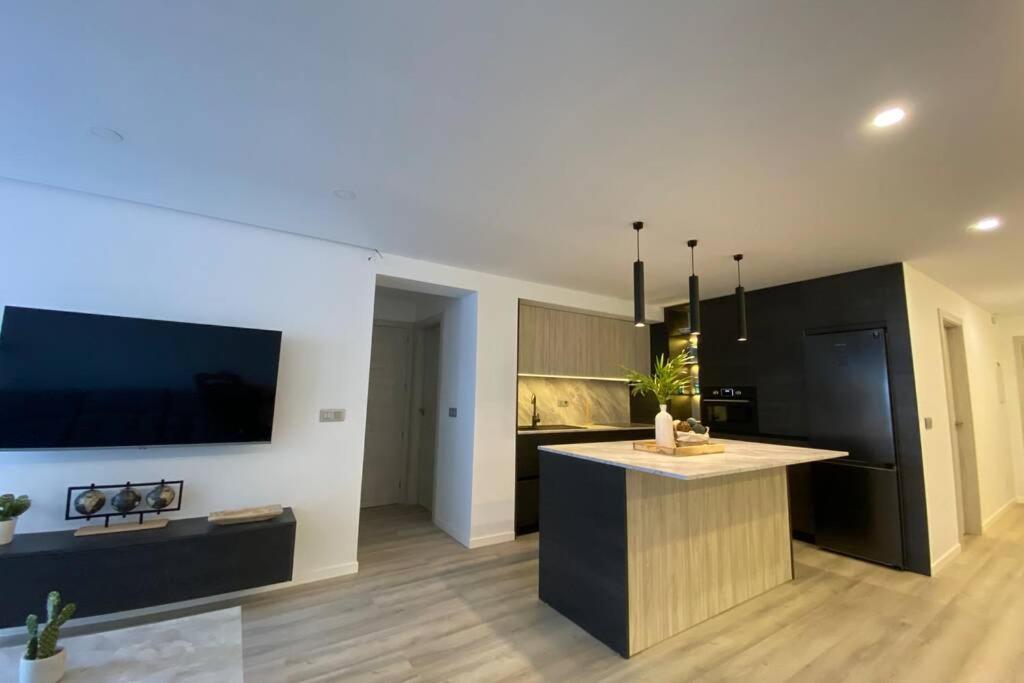 Precioso Apartamento A Estrenar En Centro De Nerja Eksteriør billede